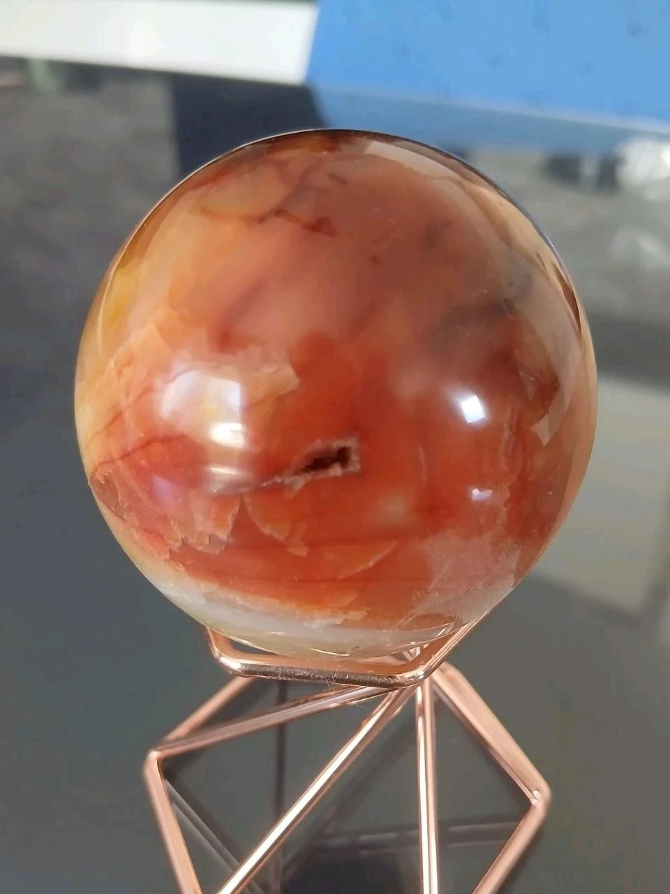 Sphère agate rouge Cornaline 5 cm / 220 g avec imperfections naturelles